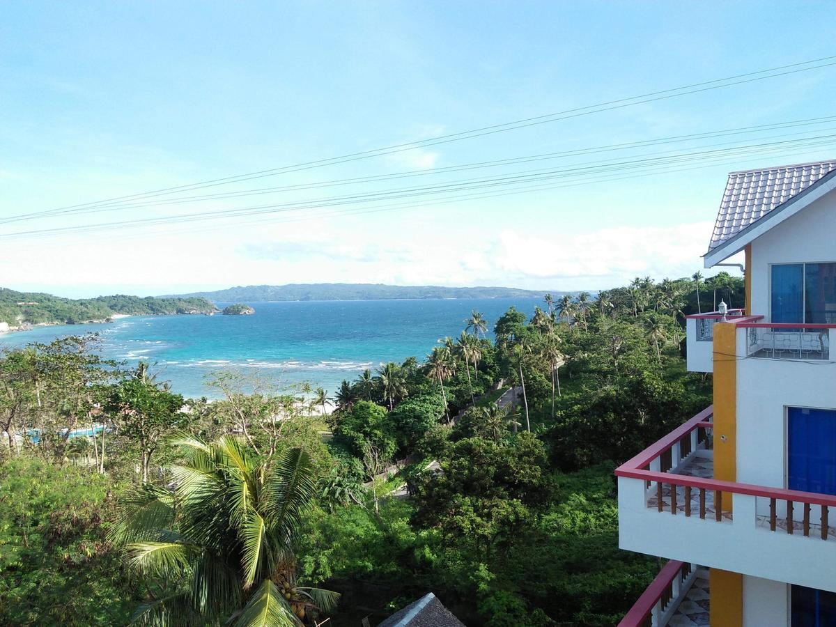 Hotel Shore Time Boracay 3*