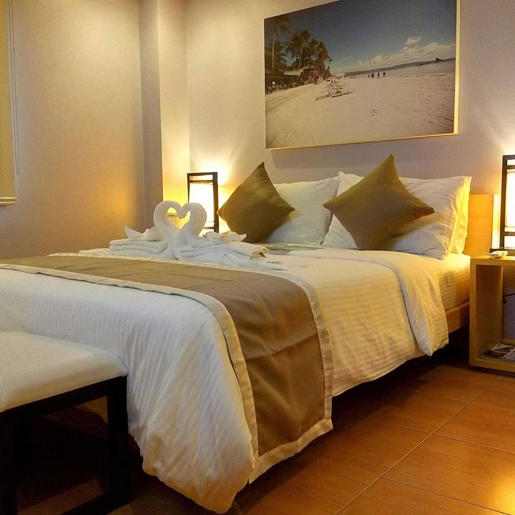Hotel Shore Time Boracay 3*