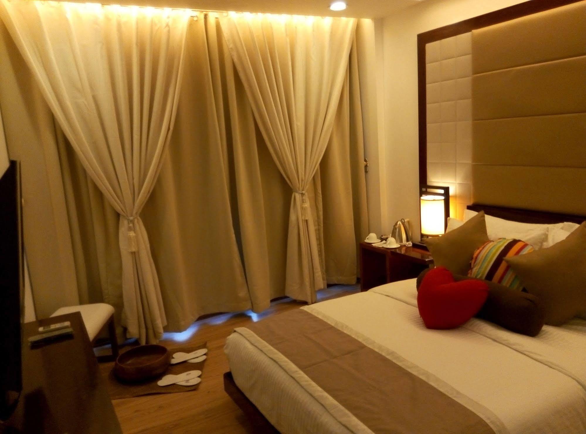 Shore Time Boracay Hotel 3*
