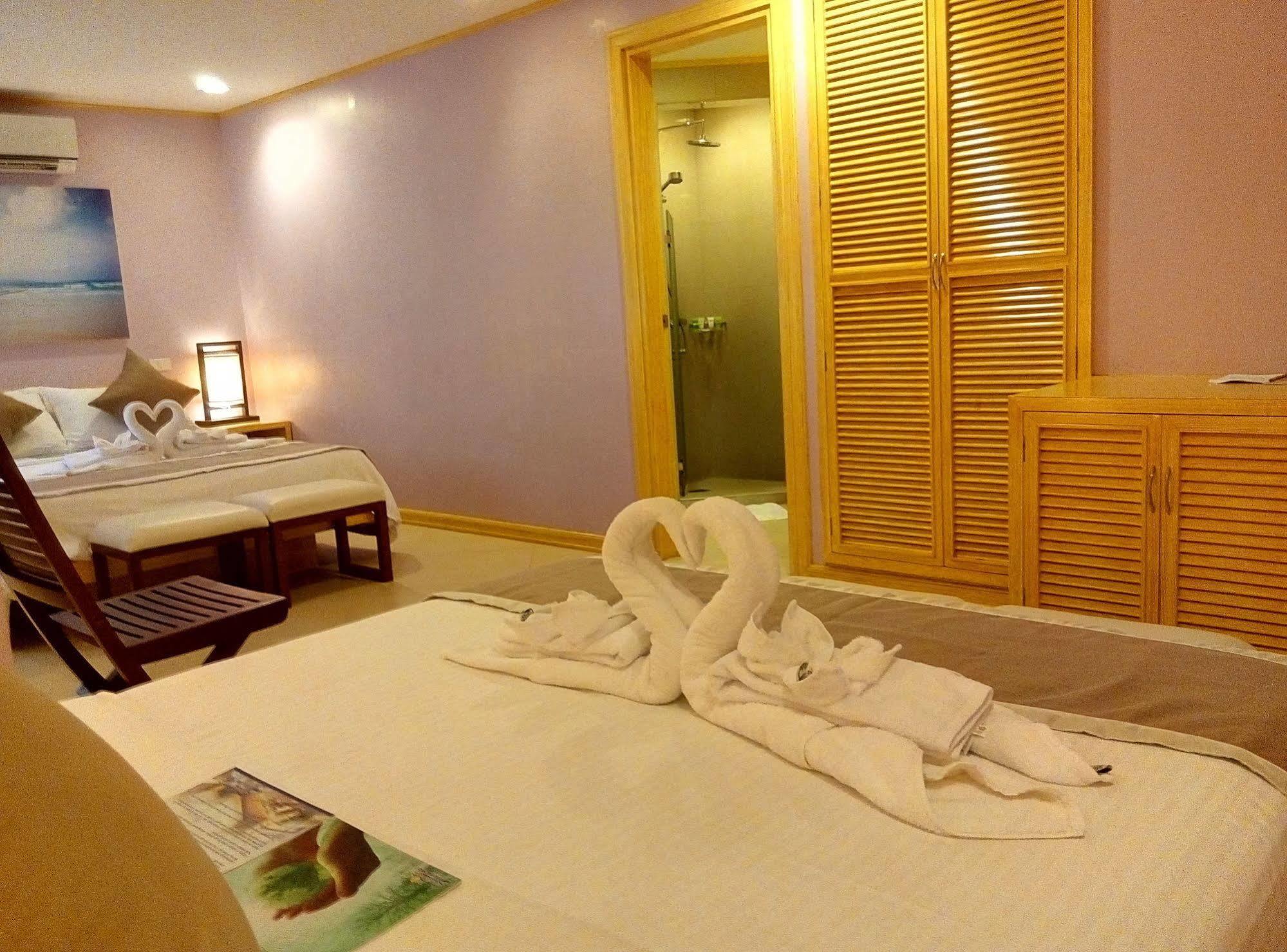Shore Time Boracay Hotel 3*